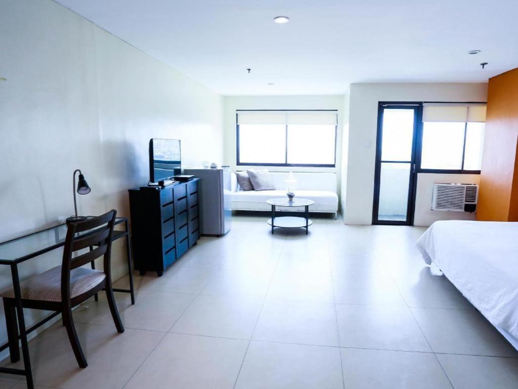 The Victor Hotel Makati City Exterior foto